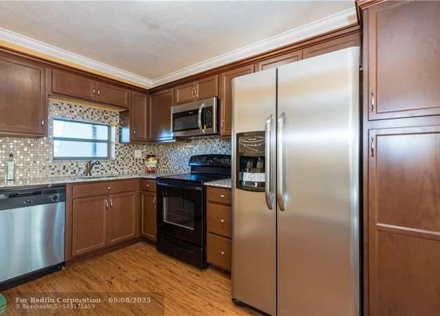 Property at 9800 N Hollybrook Lake Dr #309, Pembroke Pines, FL 33025, 2 beds, 2 baths