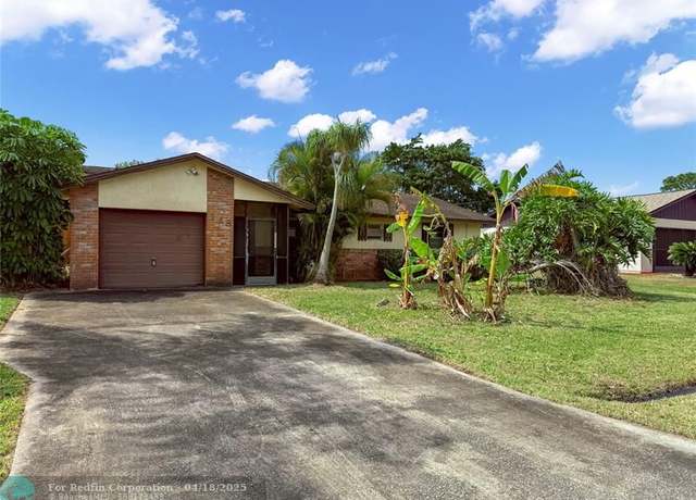 Property at 118 SW Lancaster Ave, Port St. Lucie, FL 34984, 3 beds, 2 baths