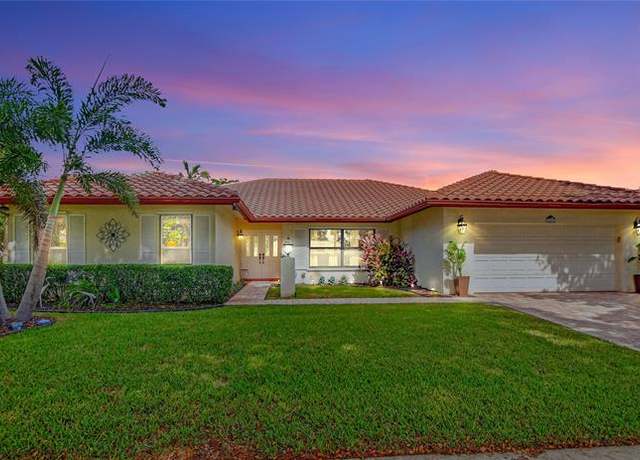 Property at 243 Deer Creek Woodlake Cir, Deerfield Beach, FL 33442, 4 beds, 2.5 baths