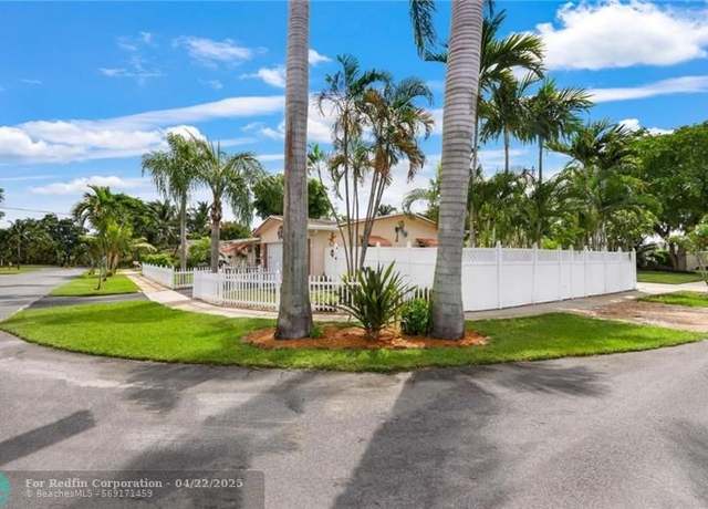 Property at 804 NW 8th St, Dania, FL 33004, 2 beds, 2 baths