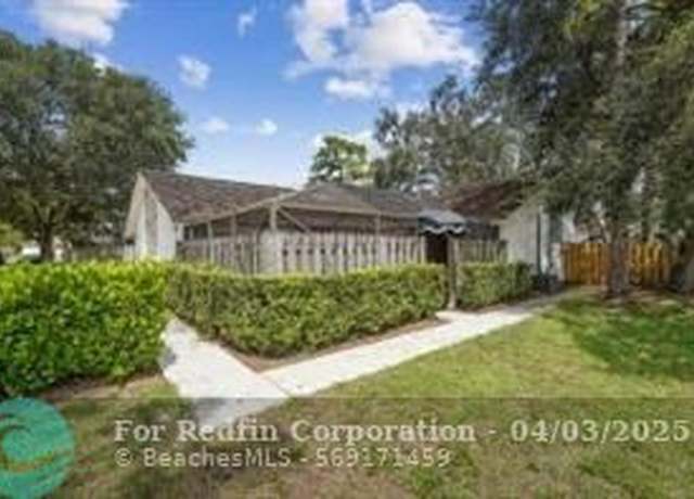 Property at 1368 Periwinkle Pl #1368, Wellington, FL 33414, 2 beds, 2 baths