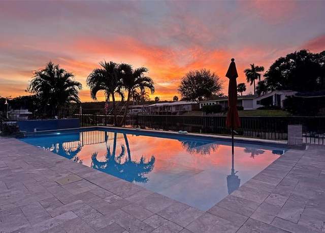 Property at 2817 NW 9th Ter, Wilton Manors, FL 33311, 3 beds, 2 baths
