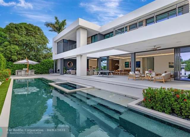 Property at 31 Pelican Dr, Fort Lauderdale, FL 33301, 7 beds, 7.5 baths