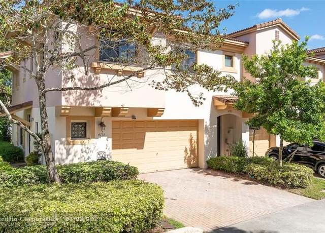 Property at 4751 Grand Cypress Cir N, Coconut Creek, FL 33073, 3 beds, 2.5 baths