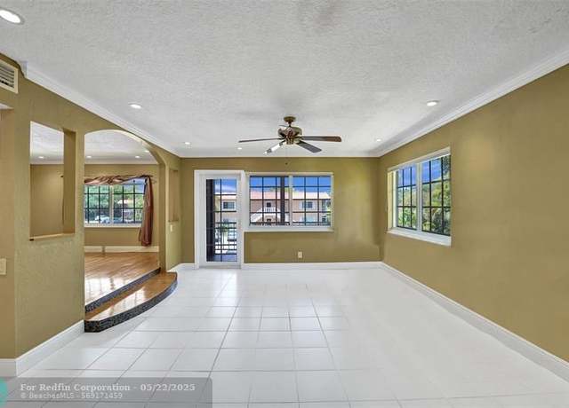 Property at 1940 NE 2nd Ave Unit 215J, Wilton Manors, FL 33305, 2 beds, 2 baths