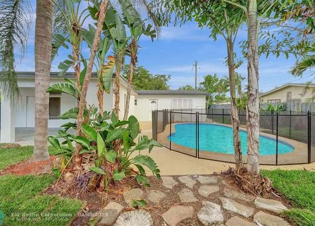 Property at 6700 Franklin St, Hollywood, FL 33024, 3 beds, 2 baths