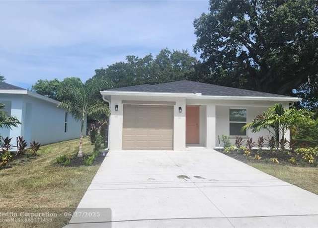 Property at 424 Douglas Ct, Fort Pierce, FL 34950, 3 beds, 2 baths