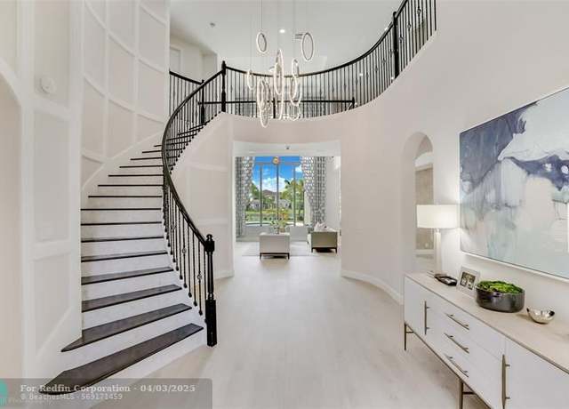 Property at 10035 Bay Leaf Ct, Parkland, FL 33076, 6 beds, 4.5 baths