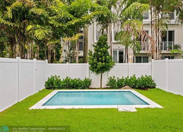 Property at 808 SE 12th St #808, Fort Lauderdale, FL 33316, 4 beds, 4 baths