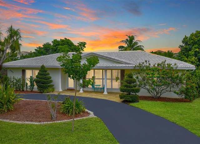 Property at 8405 NW 38th St, Coral Springs, FL 33065, 4 beds, 3 baths