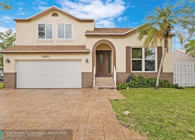Property at 10921 SW 11th Ct, Davie, FL 33324, 4 beds, 2.5 baths