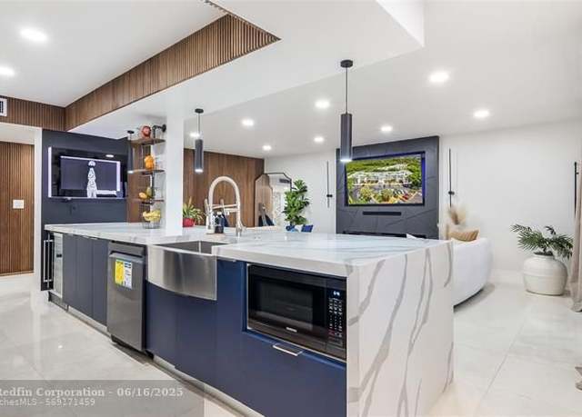Property at 1410 Sheridan St Unit 7i, Hollywood, FL 33020, 2 beds, 2 baths