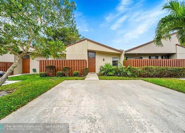 Property at 22306 Timberly Dr #22306, Boca Raton, FL 33428, 3 beds, 2 baths