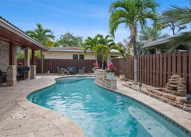 Property at 49 SE 6th St, Dania, FL 33004, 4 beds, 3 baths