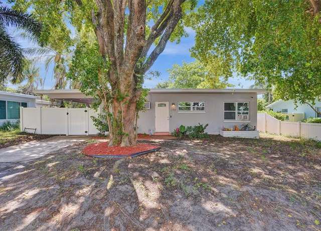 Property at 130 Akron St, Lake Worth, FL 33461, 2 beds, 2 baths