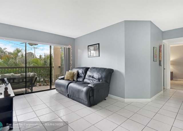 Property at 701 NW 19th St #206, Fort Lauderdale, FL 33311, 2 beds, 1 bath