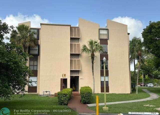 Property at 14611 N Kendall Dr Unit 105L, Miami, FL 33186, 3 beds, 2 baths