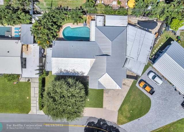 Property at 2817 NE 10th Ave, Wilton Manors, FL 33334, 3 beds, 2.5 baths