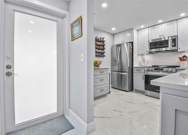 Property at 2809 Florida Blvd #107, Delray Beach, FL 33483, 2 beds, 2 baths