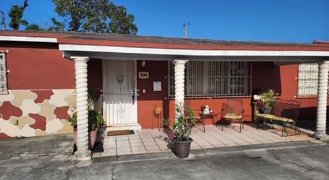 Photo of 434 SE 9th Ct, Hialeah, FL 33010