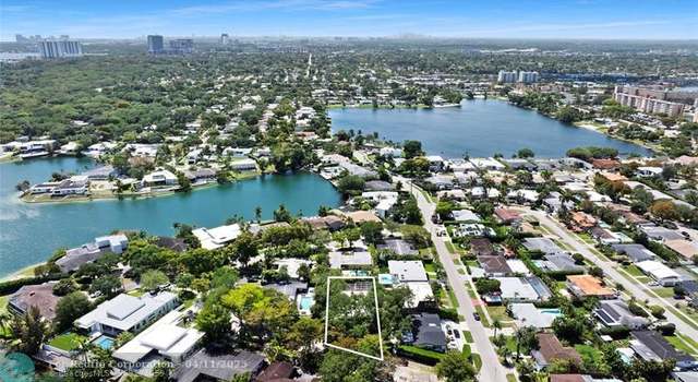 Photo of 1950 NE 195th Dr, North Miami Beach, FL 33179