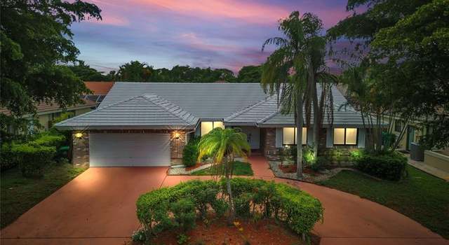 Property at 4664 NW 58th Ter, Coral Springs, FL 33067, 4 beds, 2.5 baths