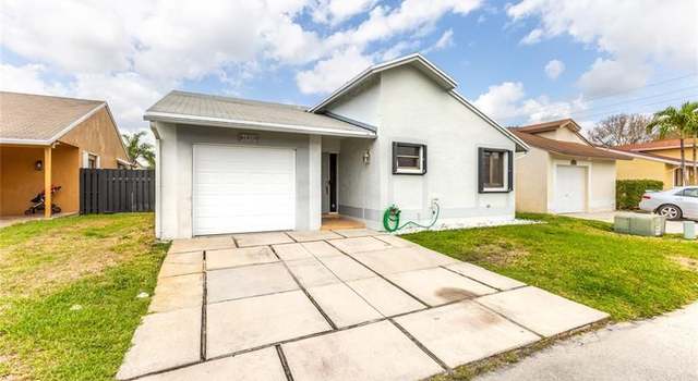 Photo of 920 SW 109th Ave, Pembroke Pines, FL 33025