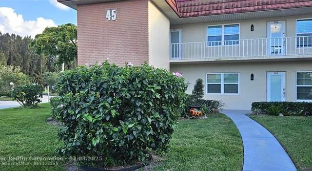 Photo of 45 Woodland Dr #104, Vero Beach, FL 32962