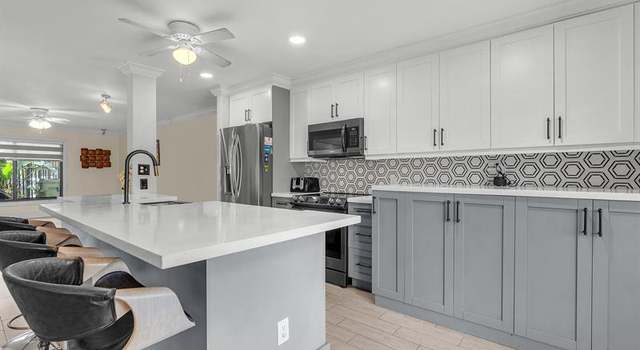 Photo of 1521 NW 113th Ter, Pembroke Pines, FL 33026