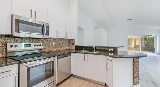 Photo of 4287 Greenbriar Ln, Weston, FL 33331