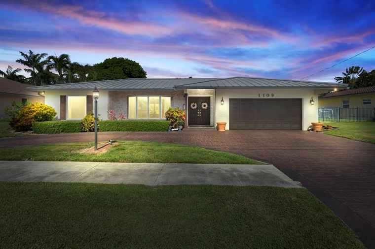 Photo of 1109 SE 14th Ave Deerfield Beach, FL 33441