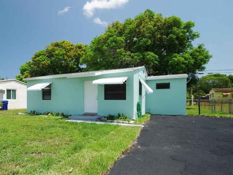 Photo of 2316 NW 13th Ct Fort Lauderdale, FL 33311