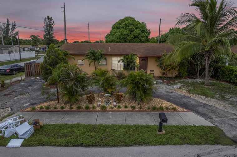 Photo of 1491 SW 5th Ter Deerfield Beach, FL 33441