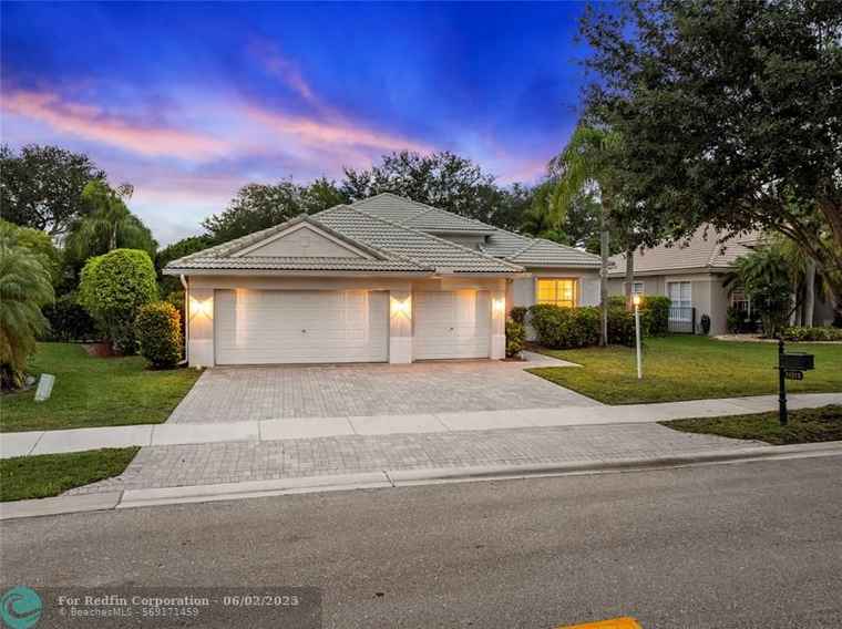 Photo of 11315 NW 71st Ct Parkland, FL 33076