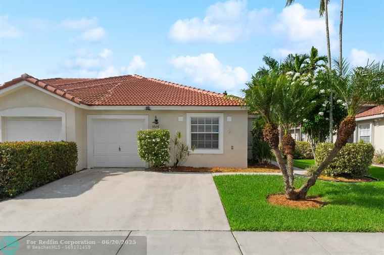 Photo of 5076 N La Sedona Cir Delray Beach, FL 33484