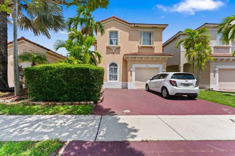 Photo of 3711 NE 23rd Ct Homestead, FL 33033