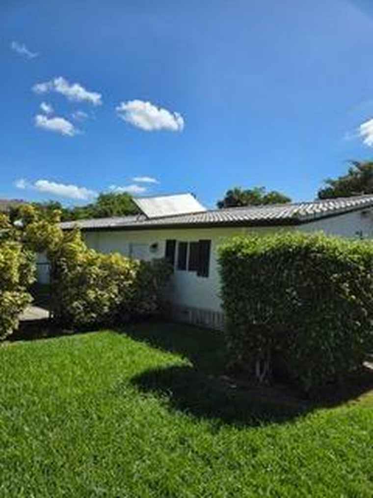 Photo of 10901 NW 33rd St Coral Springs, FL 33065