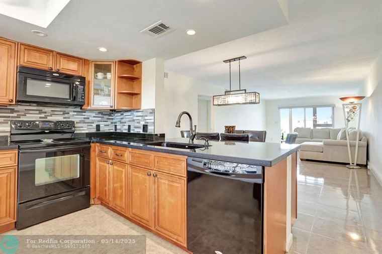 Photo of 2901 Victoria Cir Unit G4 Coconut Creek, FL 33066
