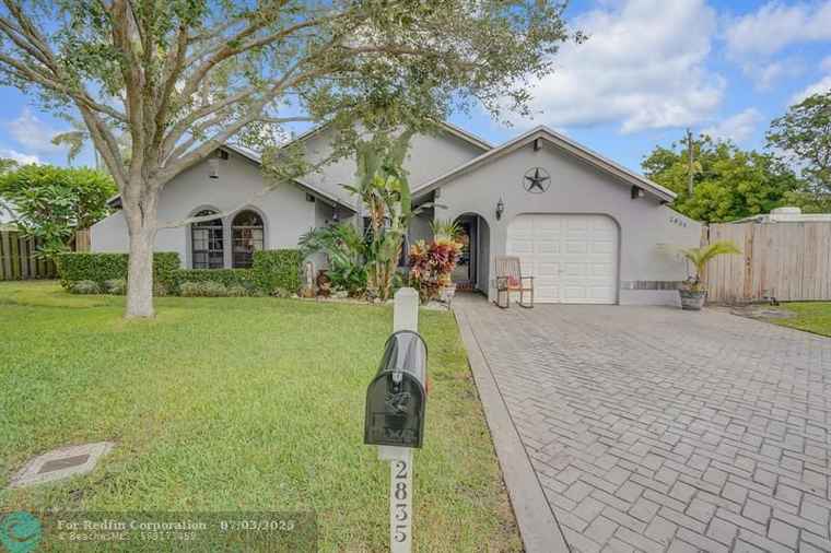 Photo of 2835 NW 110th Ave Sunrise, FL 33322