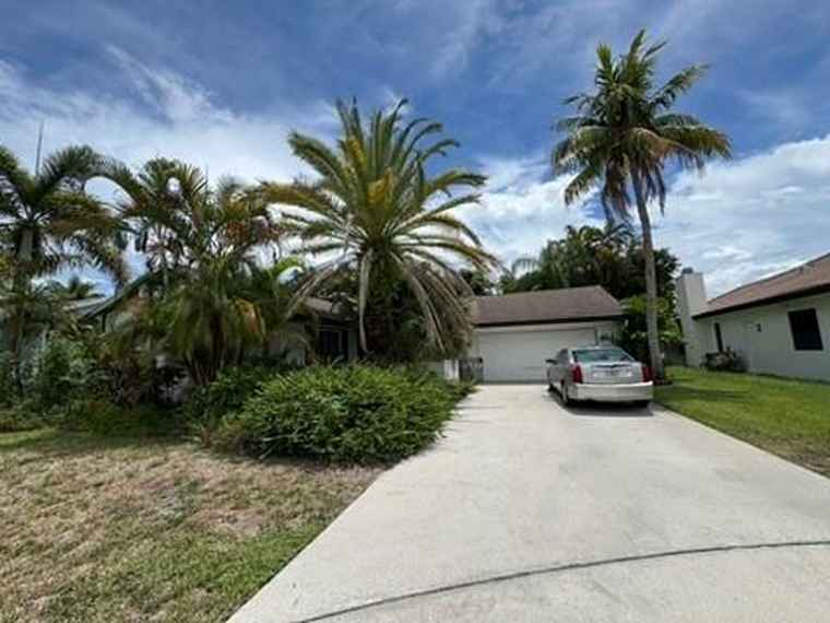 Photo of 74 Vista Del Rio Boynton Beach, FL 33426