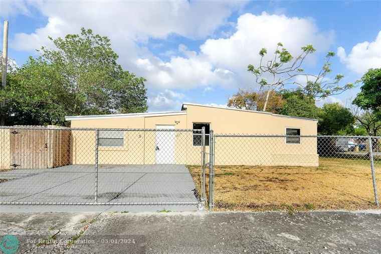 Photo of 1613 NW 11th St Fort Lauderdale, FL 33311