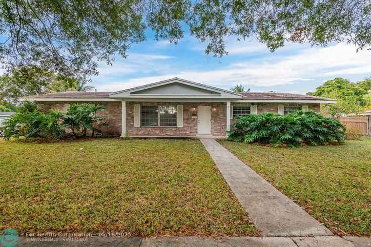 Photo of 1401 NW 73rd Plantation, FL 33313