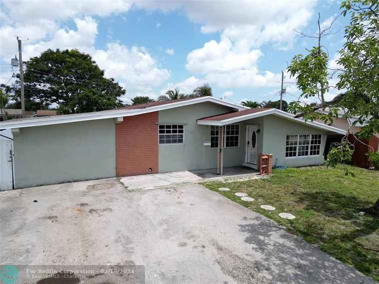 Photo of 7721 NW 11th St Pembroke Pines, FL 33024