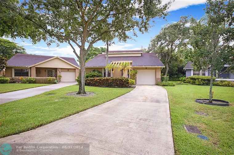 Photo of 2401 Ginger Ave Coconut Creek, FL 33063