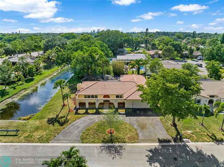 Photo of 1548 NW 84th Dr Coral Springs, FL 33071