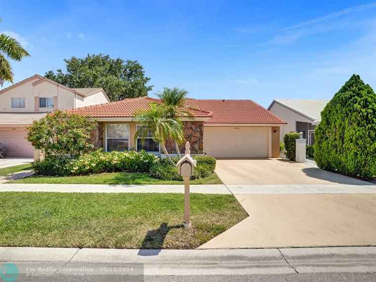 Photo of 10036 Country Brook Rd Boca Raton, FL 33428