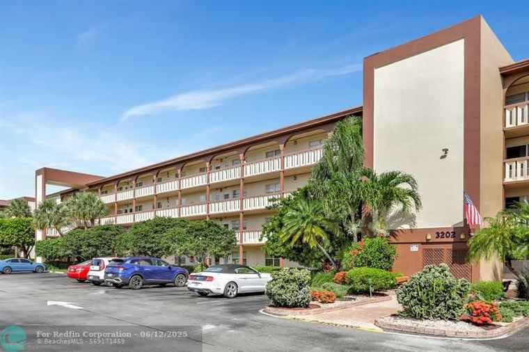 Photo of 3202 Portofino Pt Unit B2 Coconut Creek, FL 33066