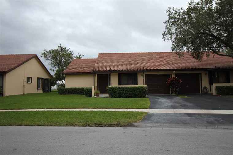 Photo of 7142 Brookwood Blvd #7142 Tamarac, FL 33321