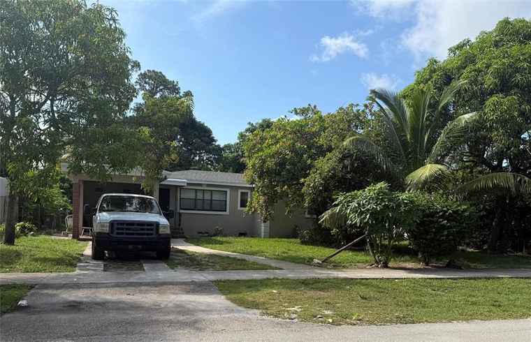 Photo of 340 Carolina Ave Fort Lauderdale, FL 33312
