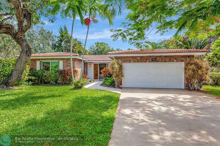 Photo of 7681 NW 6th Ct Plantation, FL 33324